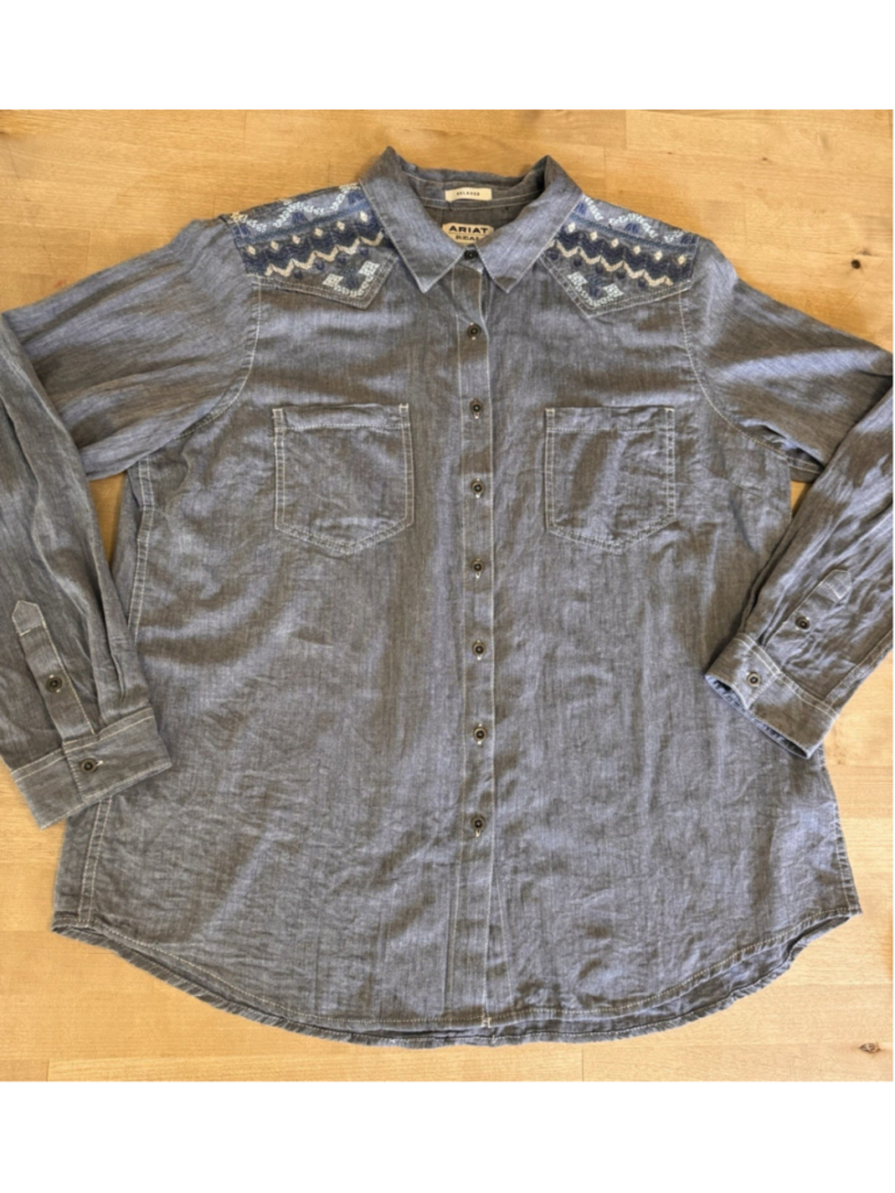 Ariat Women’s Billie Jean Shirt Size XL Long Sleeve Button Up Denim Embroidered